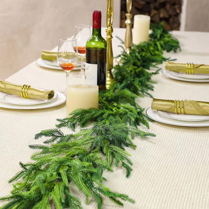 Lush Evergreen Garland – Effortless Elegance, Year-Round Greenery