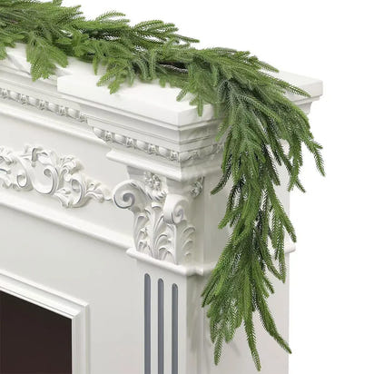 Lush Evergreen Garland – Effortless Elegance, Year-Round Greenery